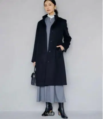 새상품급 23구 울 캐시미어 비버 스탠드 카라 코트 블랙