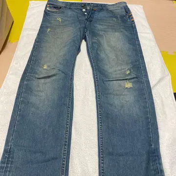 데미지 가공 스트레이트 데님 팬츠