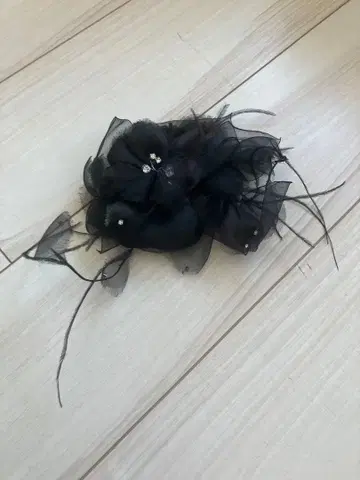 블랙 꽃 브로치 코사지 이세탄