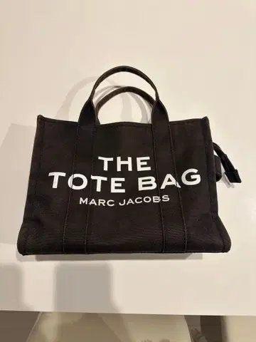 MARC JACOBS THE TOTE BAG