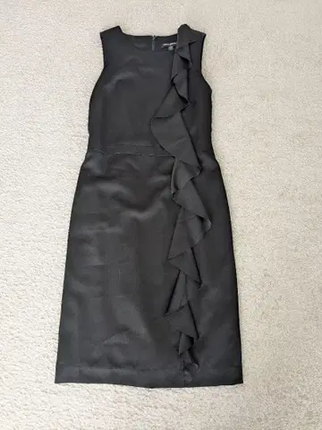 BANANA REPUBLIC 프릴 달린 블랙 슬리브리스 무릎 기장 원피스