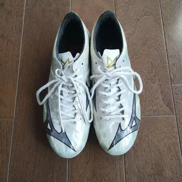 미즈노 알파 축구화 스파이크