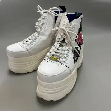 YOSUKE / 요스케 와펜 포함 통굽 스니커즈 23.5cm