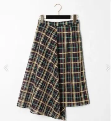 GRACE CONTINENTAL 38 비대칭 체크 플레어 스커트