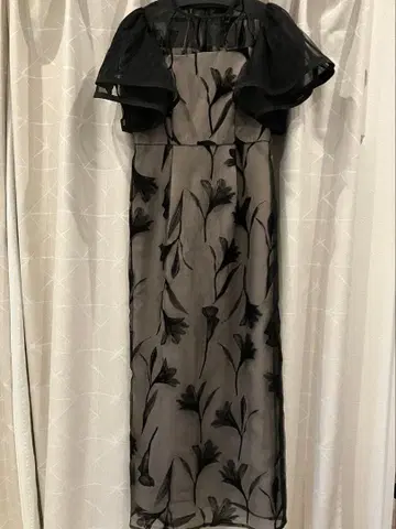 LE'RURE Circurar sleeve flower dress