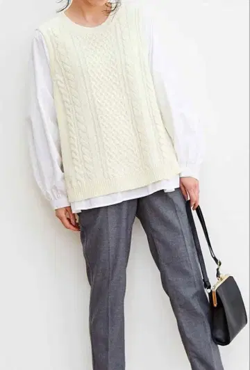 리브 인 컴포트 블라우스 도킹 니트탑