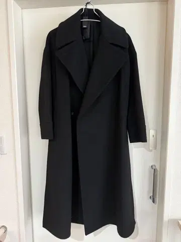 더 레라 스 코트 블랙