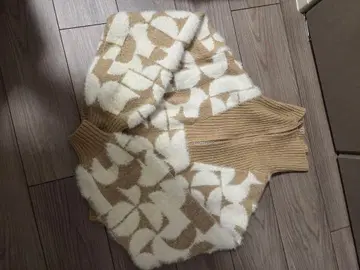 무루아 상의 스웨터