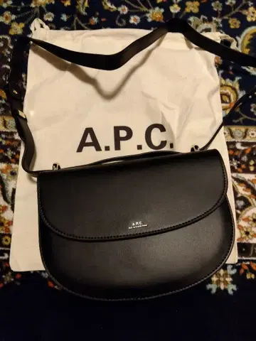 A.P.C. 제네바 숄더백