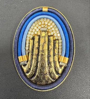 골드 컬러 손 모양 브로치