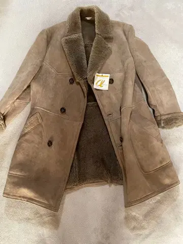 컨디션 최상 최고급 무스탕 코트 무스탕 자켓 더블 브레스트 보아 퍼