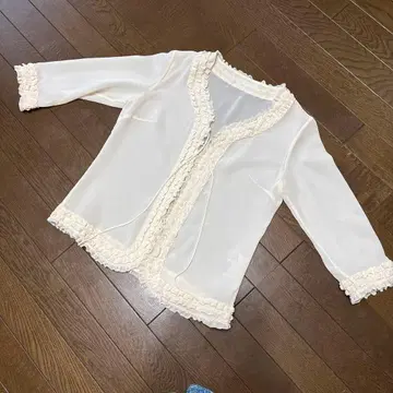 아이보리 프릴 쉬폰 가디건