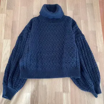 ZARA 케이블 니트 터틀넥 크롭 굵은 니트