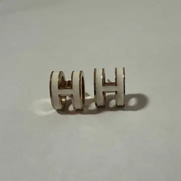 H 귀걸이 화이트
