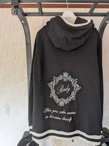 Rady 블랙 후드티