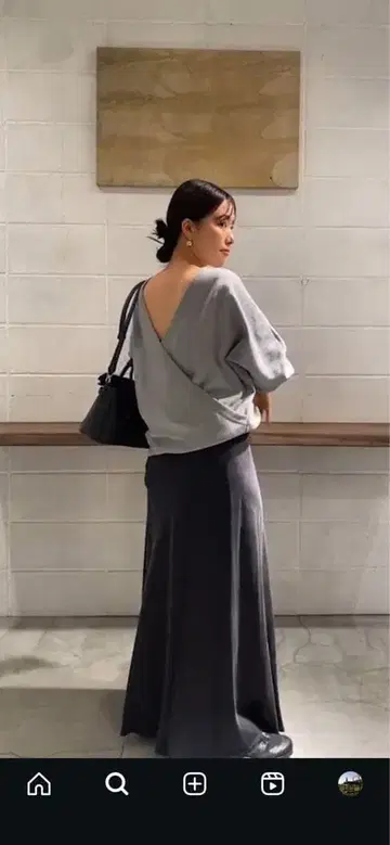 plage 백 오픈 페미닌 맨투맨