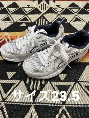 새상품급 Puma 러닝화 화이트/네이비