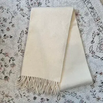 그린 레이블 릴랙싱 아이보리 머플러