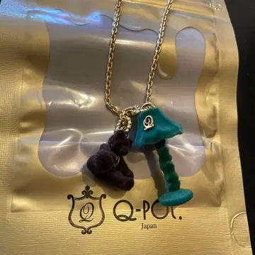 q-pot 플로키 브라운 베어 & 스탠드 라이트 목걸이