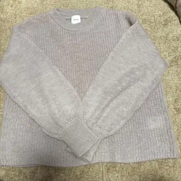 얇은 핑크색 긴팔 니트 스픽 앤 스팬