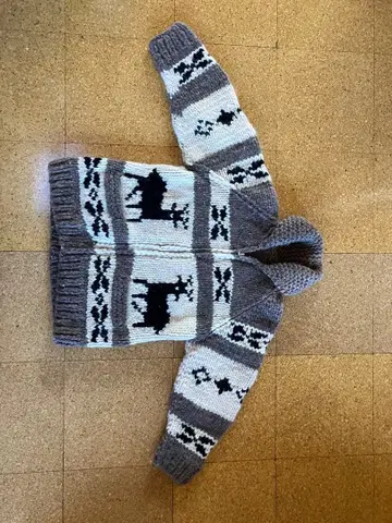 손뜨개질 사슴 패턴 니트 스웨터