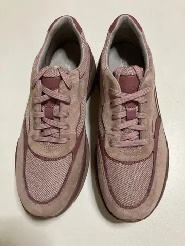 핑크 스웨이드 메쉬 스니커즈