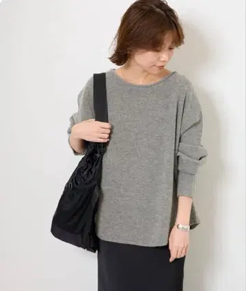 램스울 보틀넥 루즈 풀오버