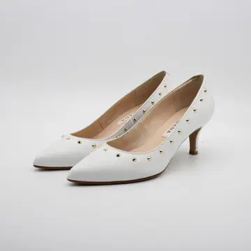 77 DIANA 다이애나 천연 가죽 스터드 펌프스(22cm) 컨디션 최상