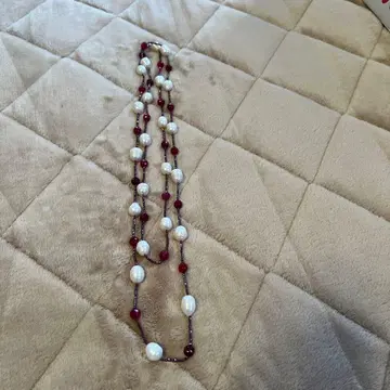 펄과 루비 비즈 목걸이