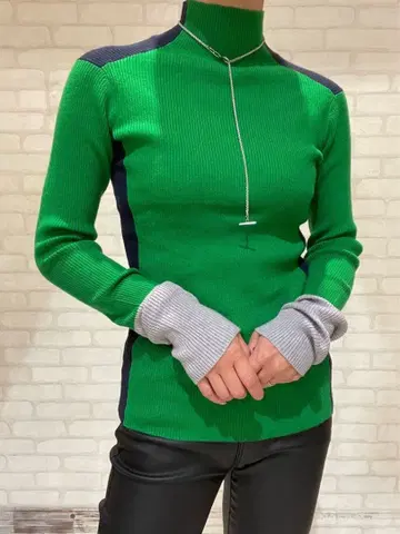 RISLEY 리즈레이 바이컬러 하이넥 니트 그린 배색 블록 컬러