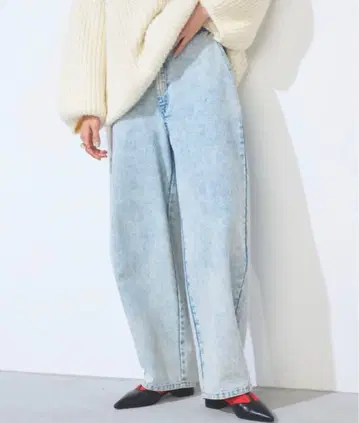 Libra Cue 배럴 실루엣 커브 데님 팬츠