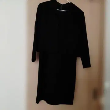 블랙 자켓과 드레스 세트 뒷 지퍼