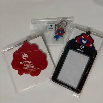 MAZZEL 미야쿠미야쿠 키링 트레이딩 카드 홀더 캔뱃지 홀더