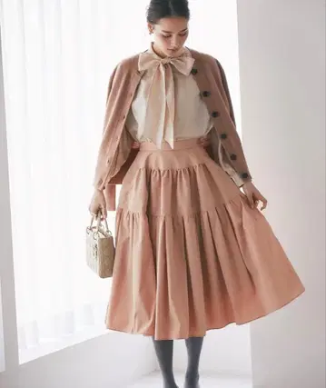 24년 seventen 세븐텐 소프트 본 타프타 스커트