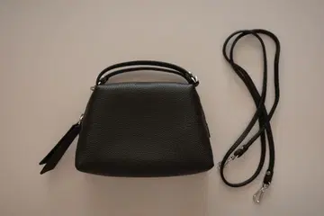 [ 미사용 새상품 ] 지안니 키아리니 알리파 S 블랙