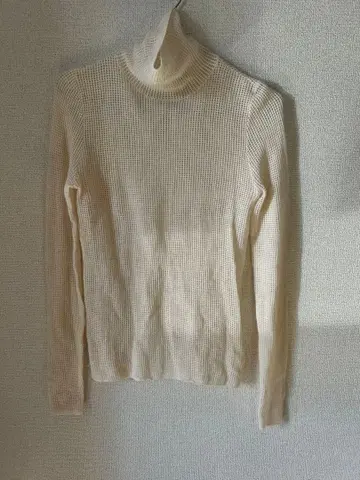 CLANE 아이보리 터틀넥 스웨터