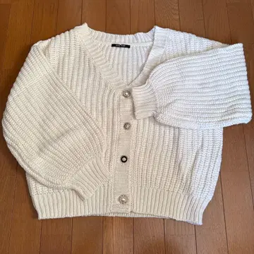 oneway 화이트 니트 가디건 장식 버튼 포함