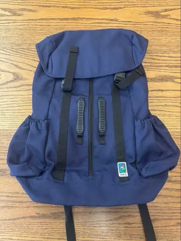 새상품급 MEI 네이비 플랩 백팩