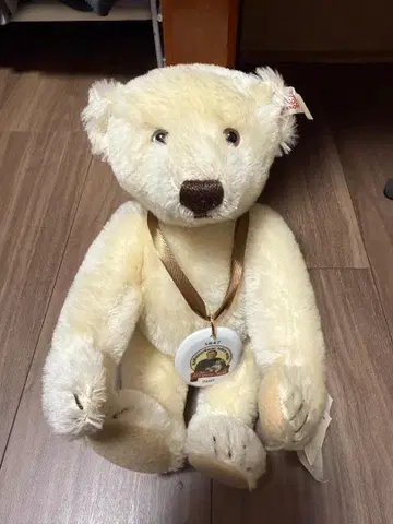 슈타이프 마르가레테 150주년 기념 1997년제