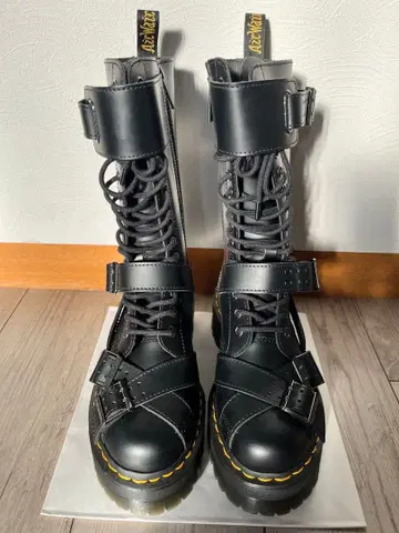 Dr.Martens 1914 QUAD 14홀 부츠