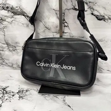 미사용품 인기, 캘빈클라인, 카메라백, 가죽, 인기 색상, 빅 로고