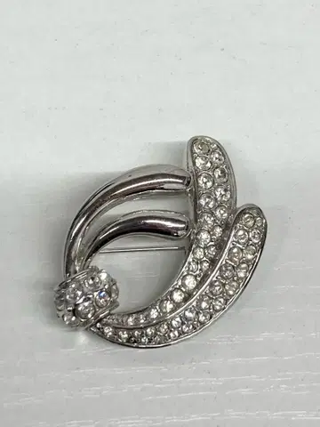 A&S 아토우드&소야 크리스탈 장식 실버 브로치