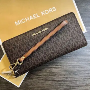 인기 마이클코어스 리스트레트 장지갑 로고 브라운 미사용 새상품