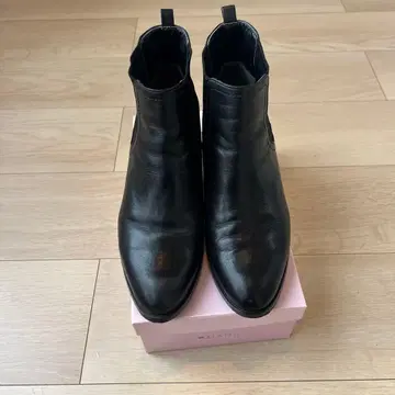 다이애나 블랙 가죽 숏부츠