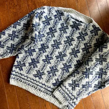 C.P 컴퍼니 네이비 아틱 노르딕 스웨터