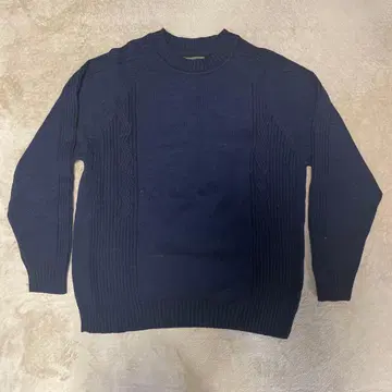 네이비 크루넥 니트