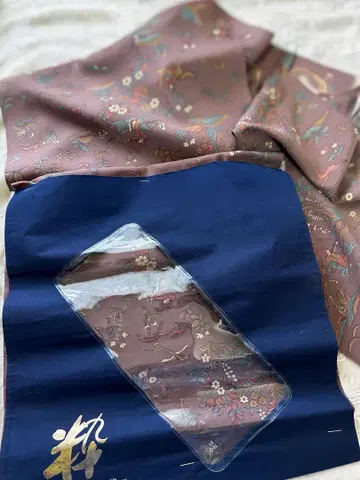 일품 꽃나무에서 노니는 사냥 그림 오리엔탈 고대 문양 순수 실크 옷감