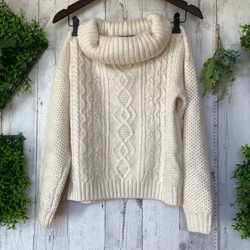 평평하게 놓았을 때 가슴 너비 52