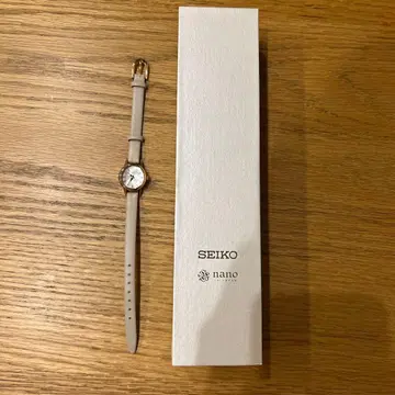 새상품급 SEIKO 나노 유니버스 가죽 손목시계