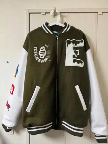 ICECREAM WIND AND SEA 바시티 자켓 올리브 그린